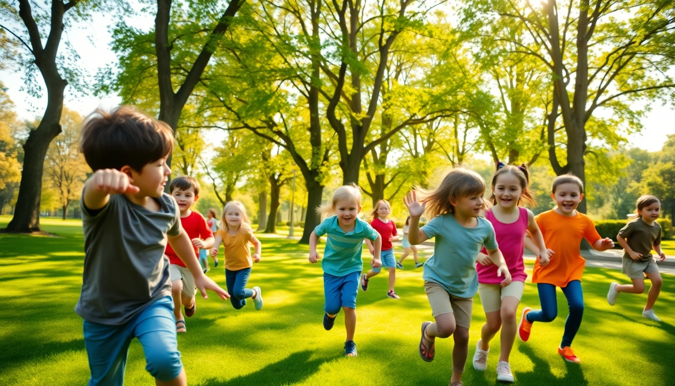 Details jetzt lesen bei Kindern, die froehlich Bewegungsspiele im Freien spielen.